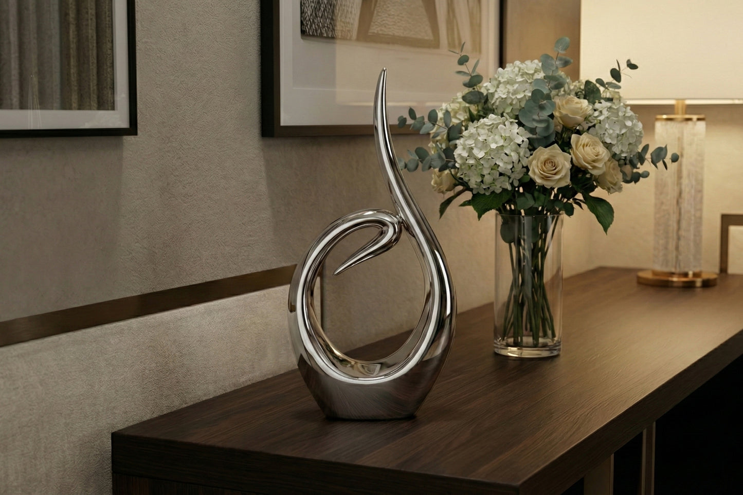 Comet Arc Centerpiece